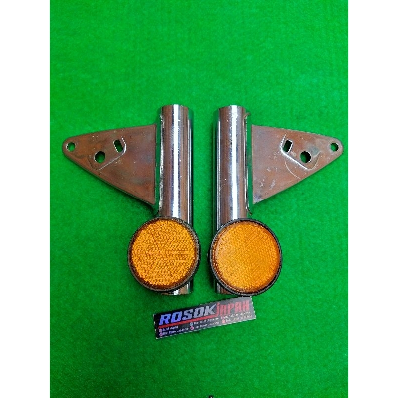 Pangkon Kupingan Dudukan Lampu Depan Cg 110 125 Original Substitusi Cb 125