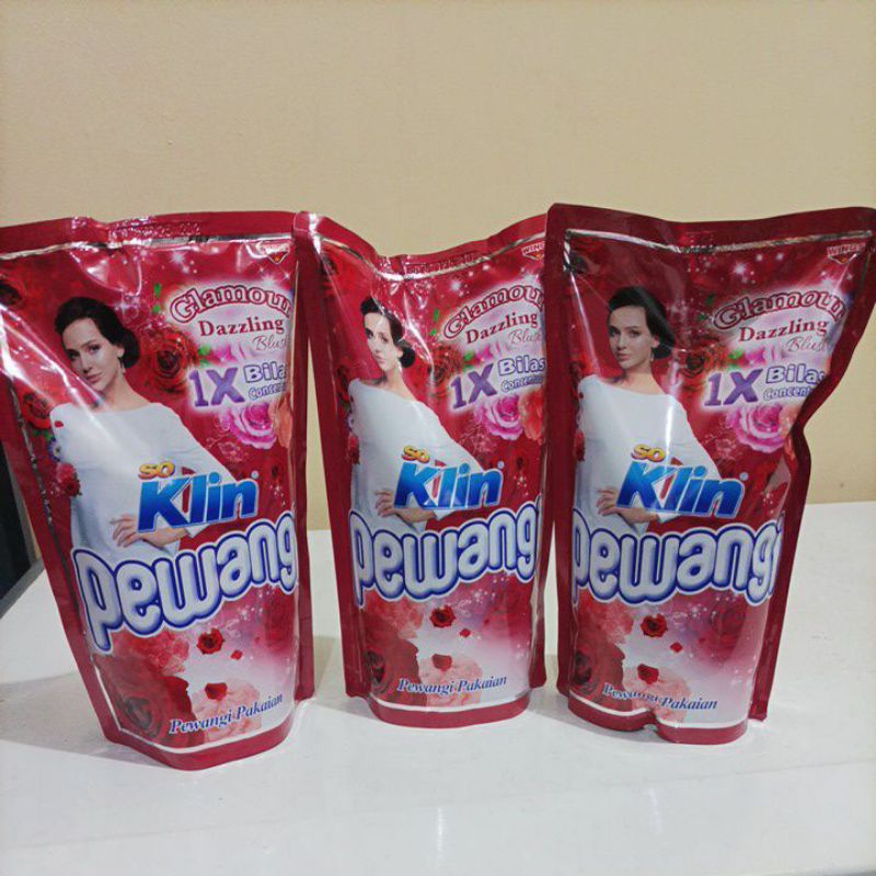 Soklin Pewangi 1x bilas 900ml