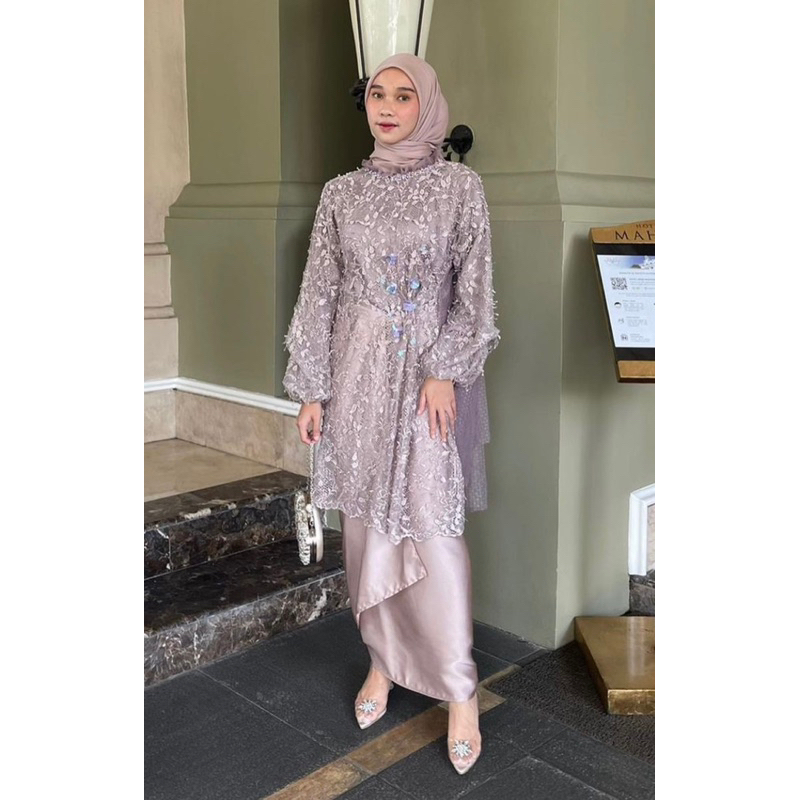 Preloved jaleela.id Kalina Tunik/Kebaya