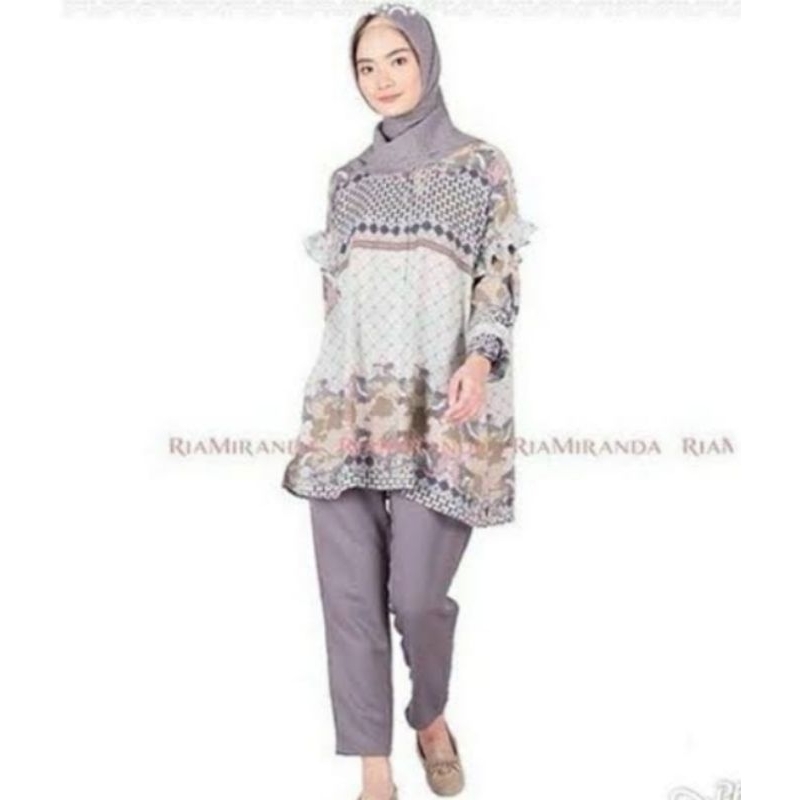 PRELOVED Ria Miranda Magi Top