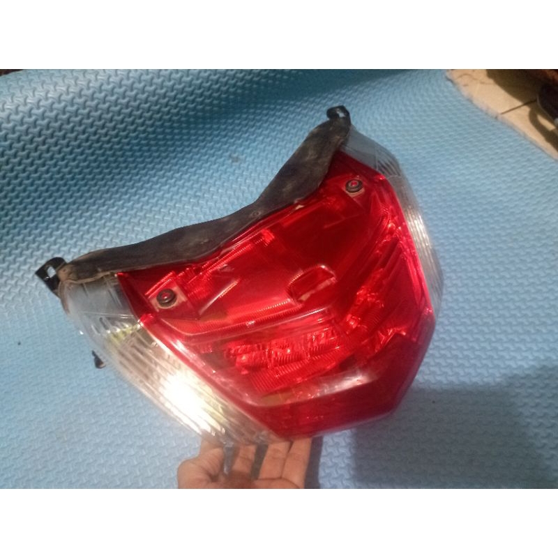 LAMPU STOP YAMAHA N MAX LAMA ORI Kode 2DP