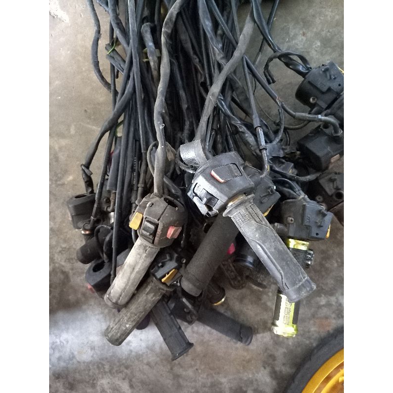 HOLDER SAKLAR KANAN TIGER REVO TIGER 2000 ORIGINAL COPOTAN