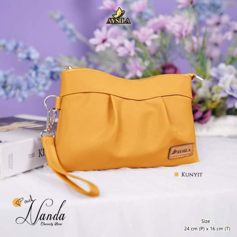 Nanda pouch by aysila