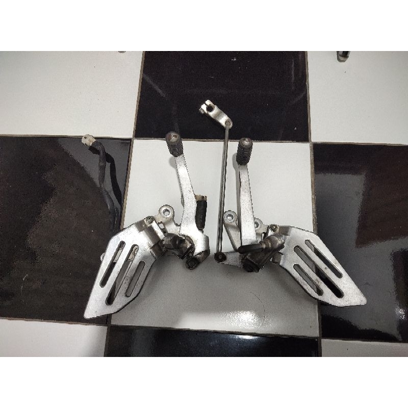 Footstep Yamaha R15 V2 Original Copotan