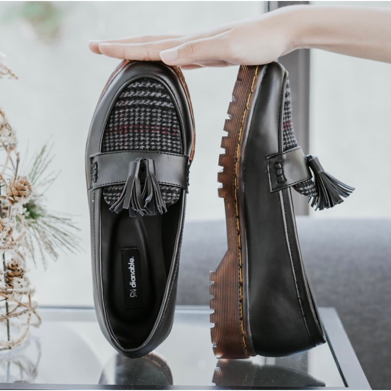 Dianable loafers docmart wanita Dianable luna black