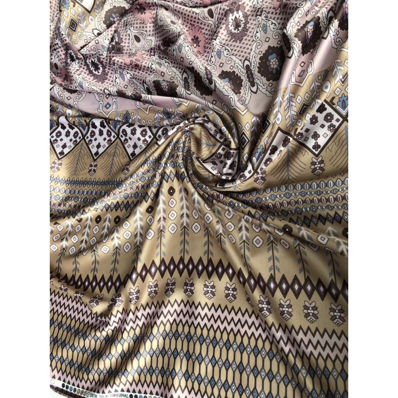 Kain Diorrr Silk motif Arafah harga perstngah meter 0,5M