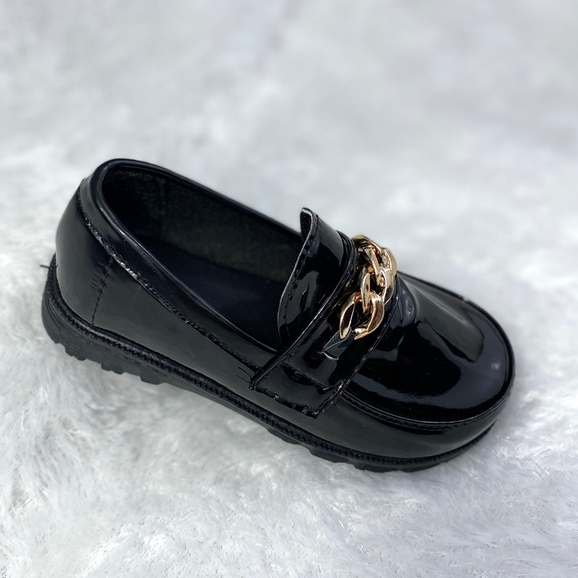 SEPATU SLIP ON ANAK PEREMPUAN