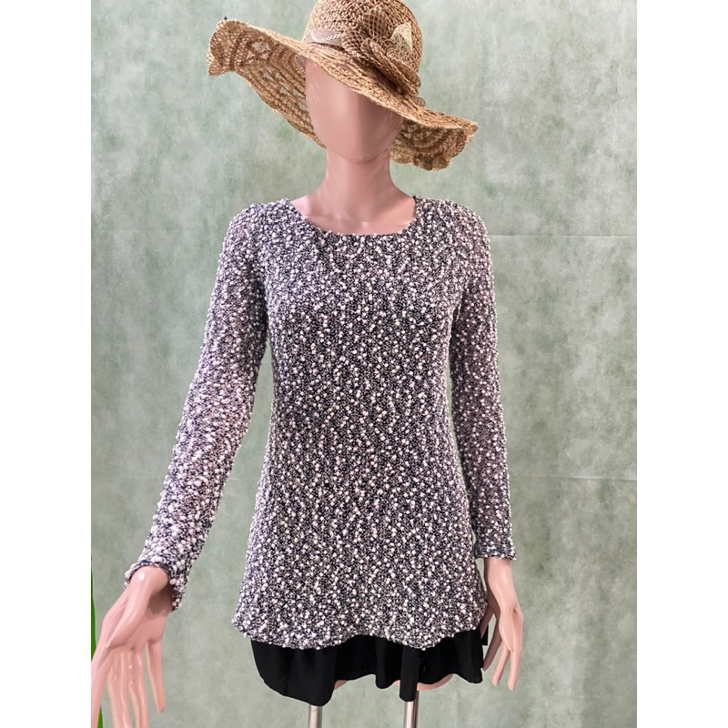 Preloved/Thrift Atasan/Top Tweed /rajut dengan pom-pom Korean Style