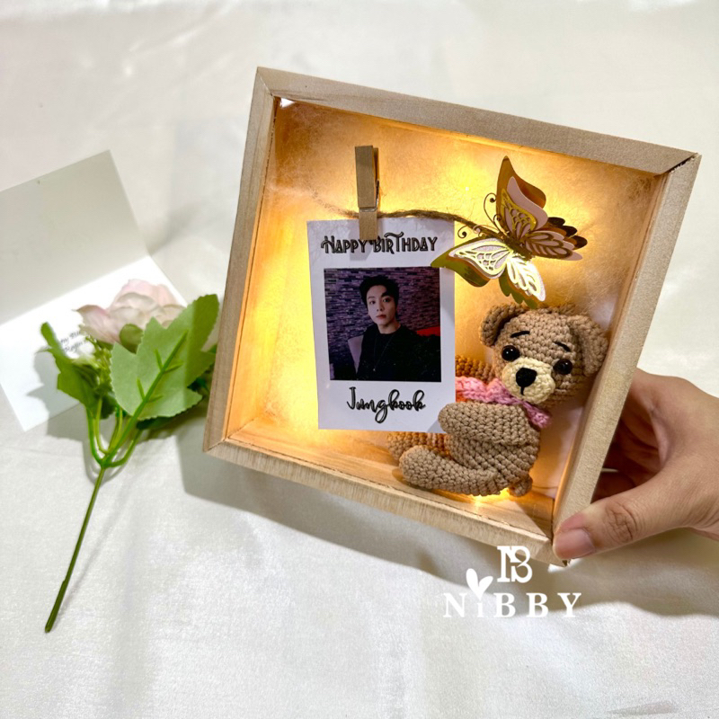 BTS FRAME LED 3D Birthday Gift Graduation Anniversary Kado Ulang tahun Sidang Wisuda Cewek Pacar Pigura Figura LED Akrilik Foto Boneka Polaroid Custom