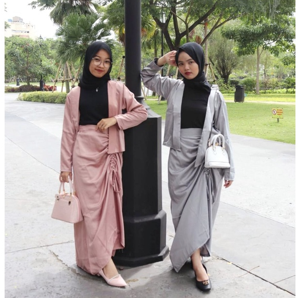 Amora OneSet Wanita Setelan Rok + Outer Serut Bahan Satin Baju Set Kondangan Bridesmaid Kekinian Fashion Muslim Remaja Dewasa Atasan Dan Bawahan Rok Elegan Modern Simple Terbaru 2023 Oneset 2in1