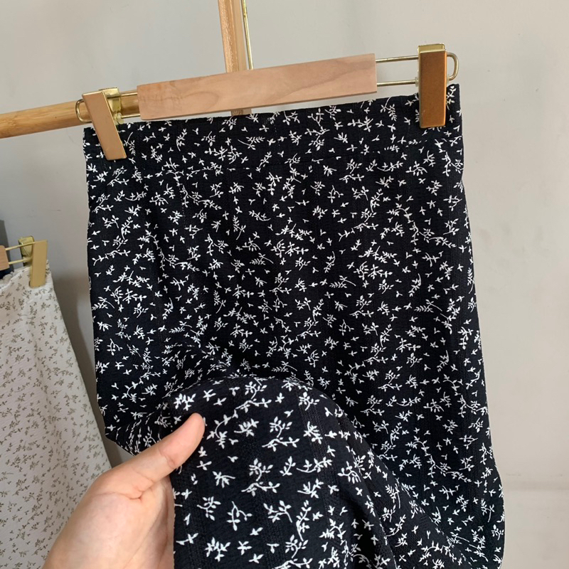 FLORAL SKIRT PANJANG 100CM