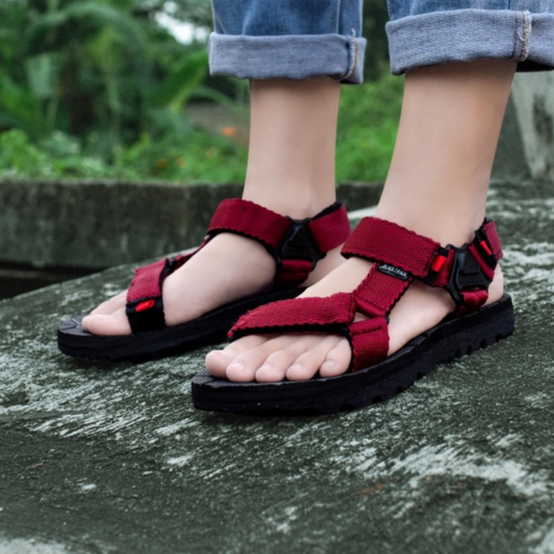 sandal gunung pria dewasa kekinian terbaru sandal gunung anak cowok dan wanita blacktrack sandal anak kretek gunung outdoor sandal lebaran terbaru keren