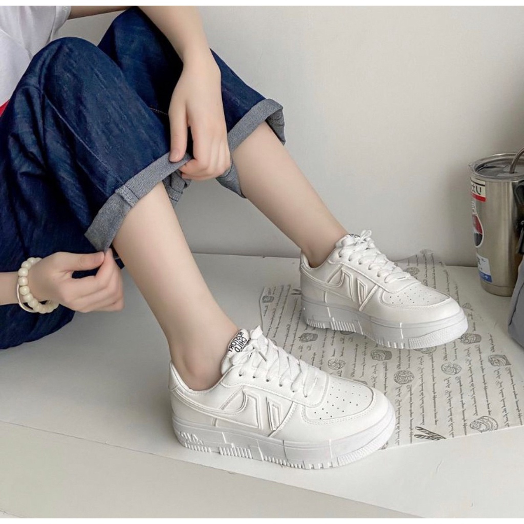 AVANCEID JINNIE LAURA Sepatu Sneakers Wanita Korea Simpel Polos Putih Import