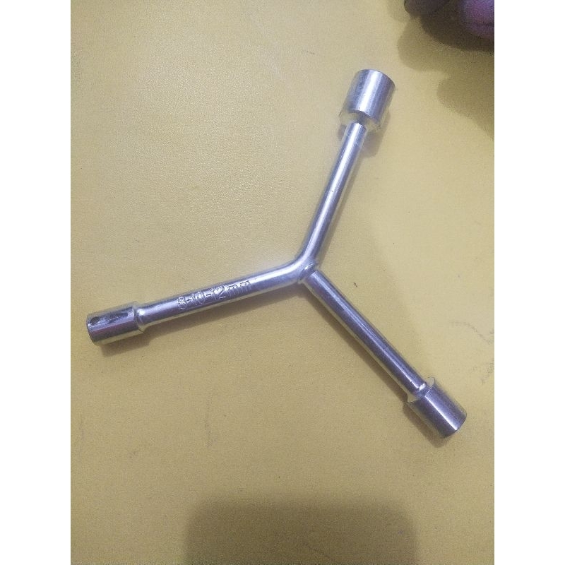 KUNCI PAS SOKET / KUNCI BAUT / SOCKET WRENCH / GAGANG PEGANGAN KUNCI SOKET