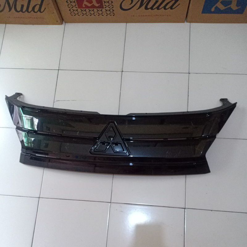 grill Mitsubishi xpander cross 2022