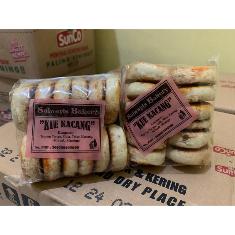 

Kue kacang Legend merk Salwalyis Bakery