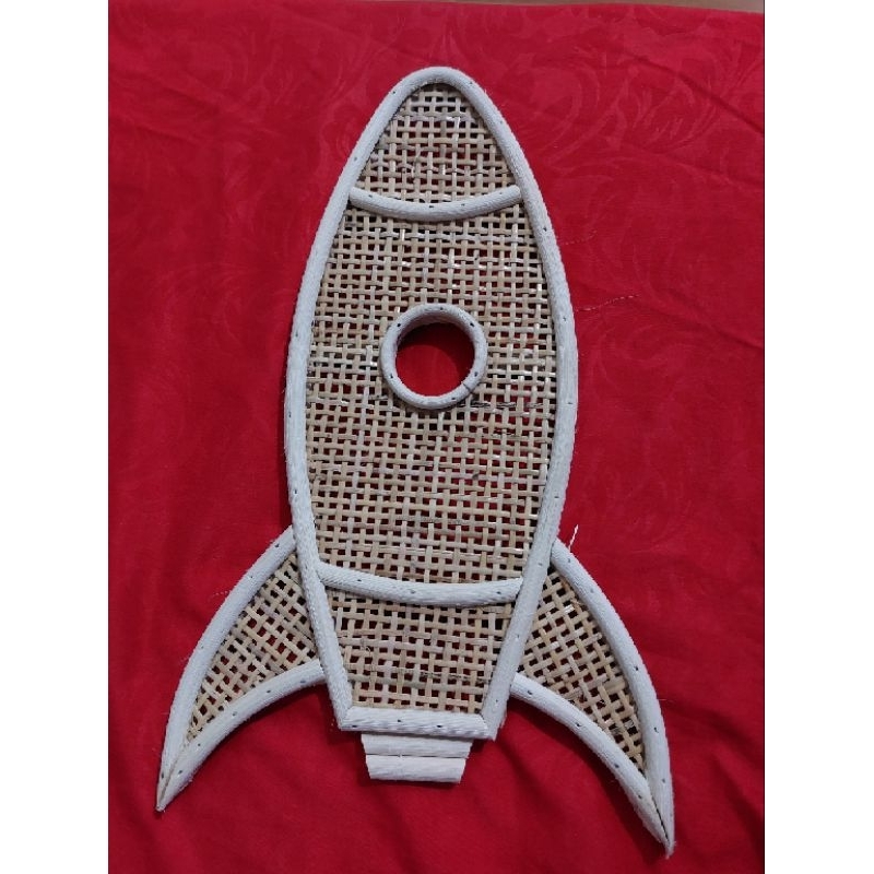dekorasi dinding rotan model roket/roket rotan