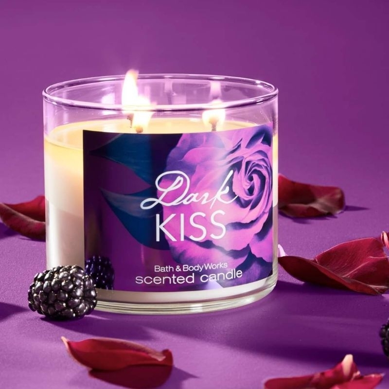 BATH &amp; BODY WORKS DARK KISS 3-WICK SCENTED CANDLE 411 G LILIN WANGI 3 SUMBU UKURAN BESAR PENGHARUM RUANGAN