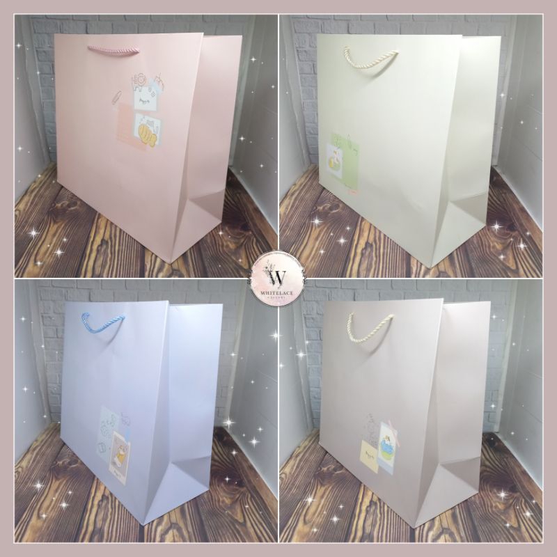

Paper Bag Kado Model Tali Bentuk Landscape Persegi Ukuran Jumbo (Size XL) Pastel Kitten Series Tas Jinjing Kertas Hadiah Premium