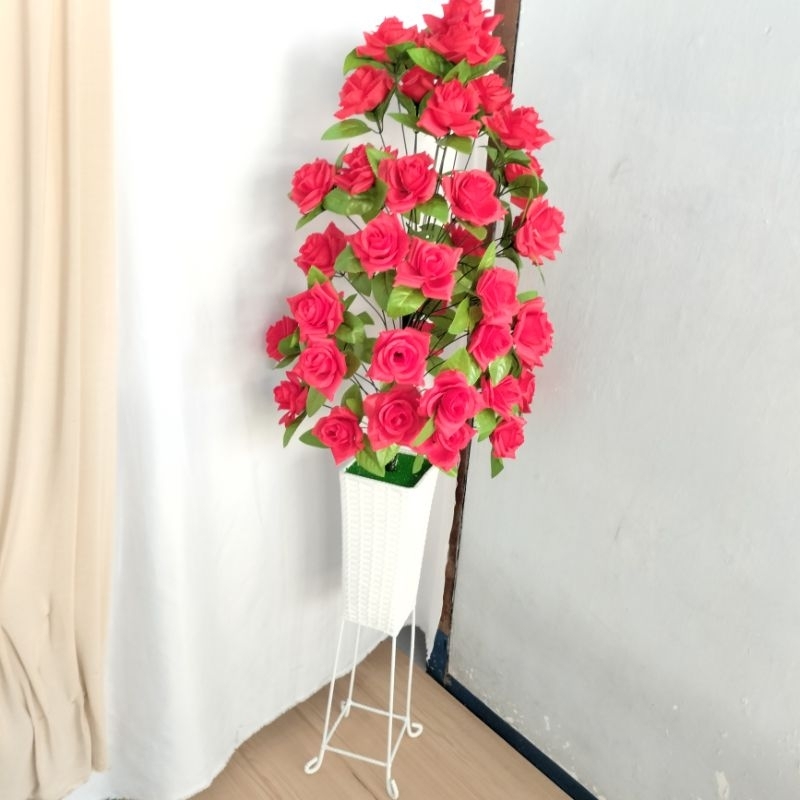 BUNGA MAWAR SUDUT JUMBO 48K MEKAR ARTIFICIAL P ROTAN 65