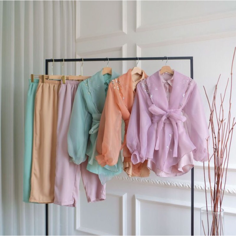 AYUMI ORGANZA SATU SET OUTER GRATIS HIJAB RANDOM BEST PROMO