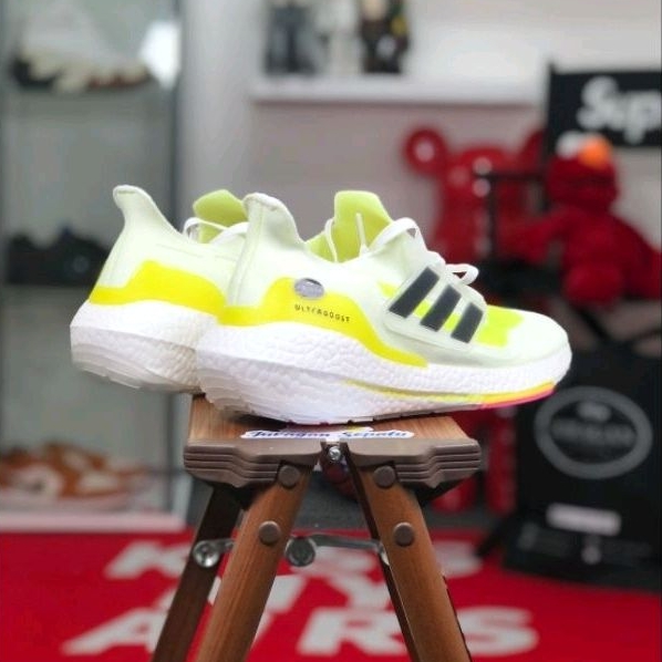 Adidas Ultra Boost 2021 &quot;White/Solar Yellow&quot;