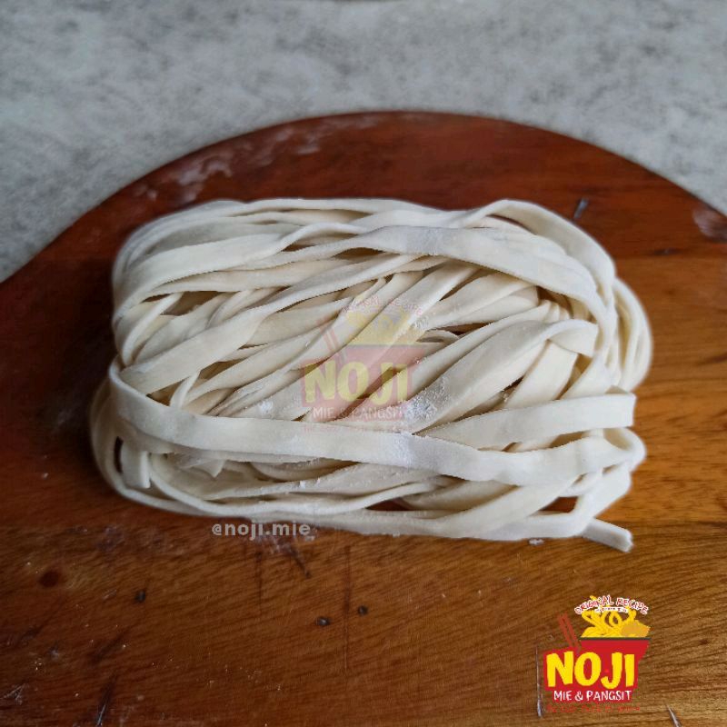 Mie lebar mie gepeng mentah 5mm Noji 1kg