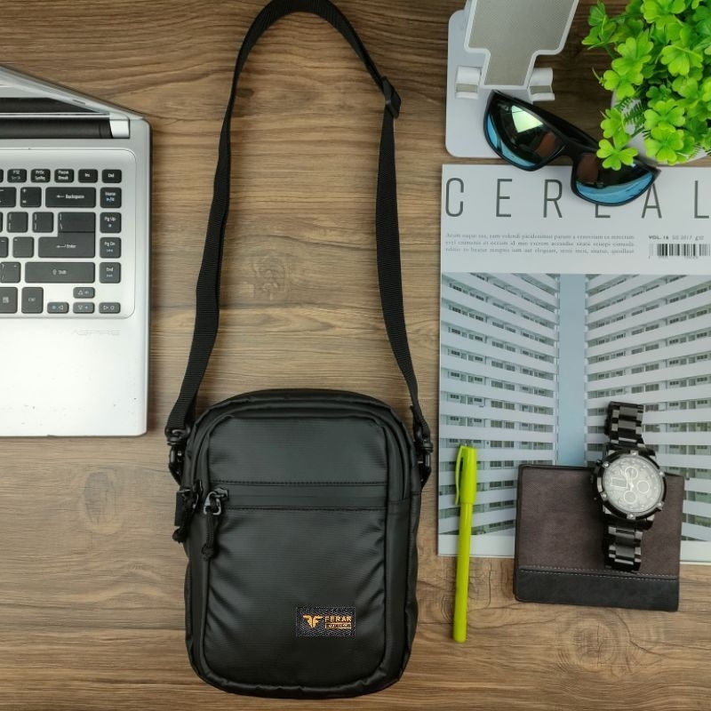 Tas selempang/Tas slingbag pria wanita waterproof Ferar Matrix
