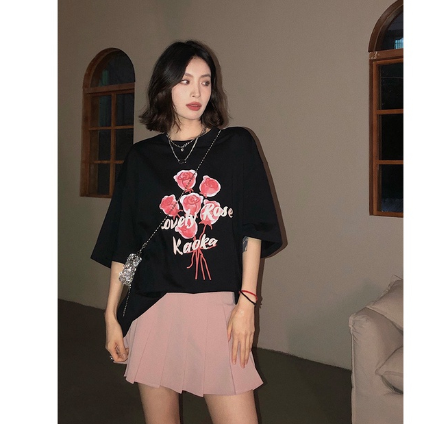 American Retro Rose Motif Printed T-shirt Lengan Pendek Oversize Kekinian Basic Kaos Hitam Wanita