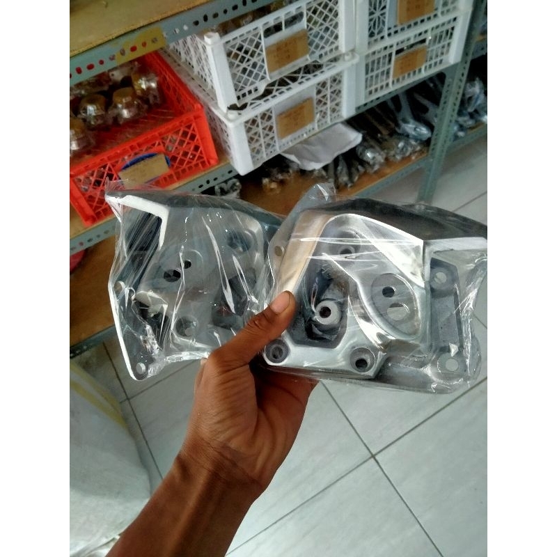 kepingan barong kupingan lampu depan Megapro dan tiger