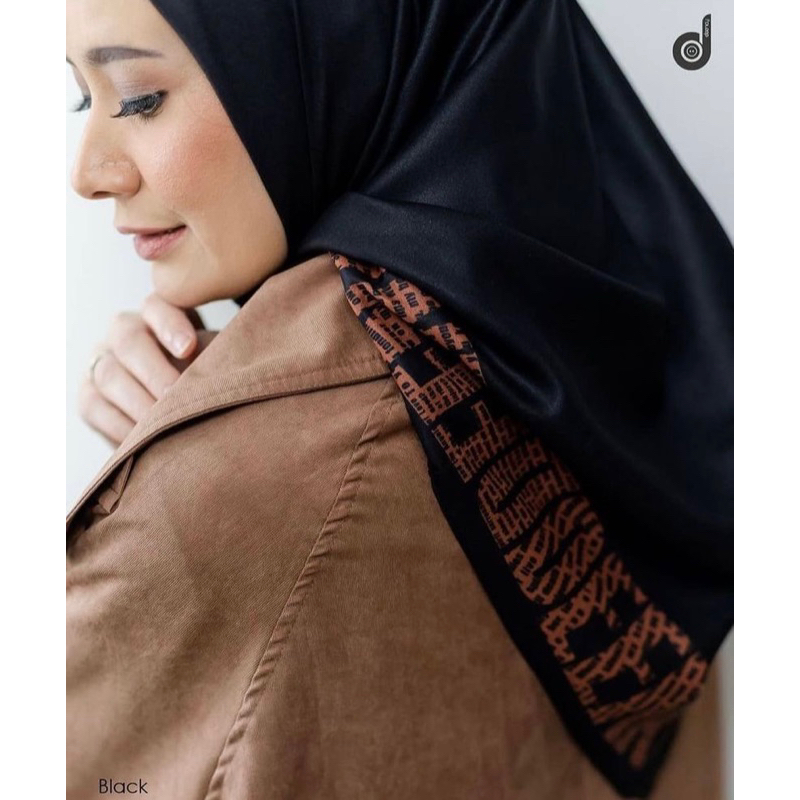 Preloved Deenay paper black