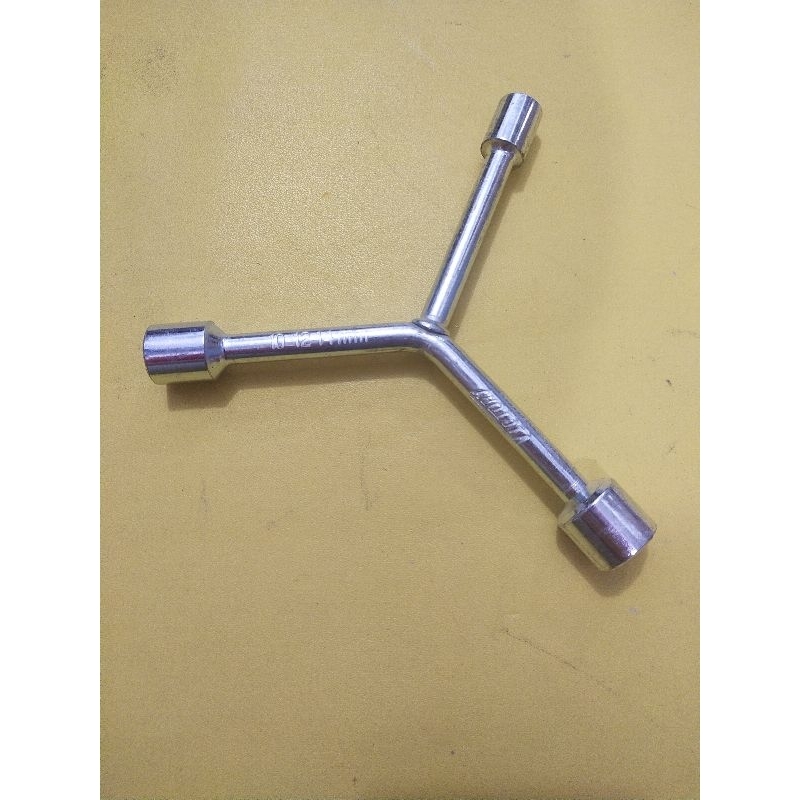 KUNCI PAS SOKET / KUNCI BAUT / SOCKET WRENCH / GAGANG PEGANGAN KUNCI SOKET