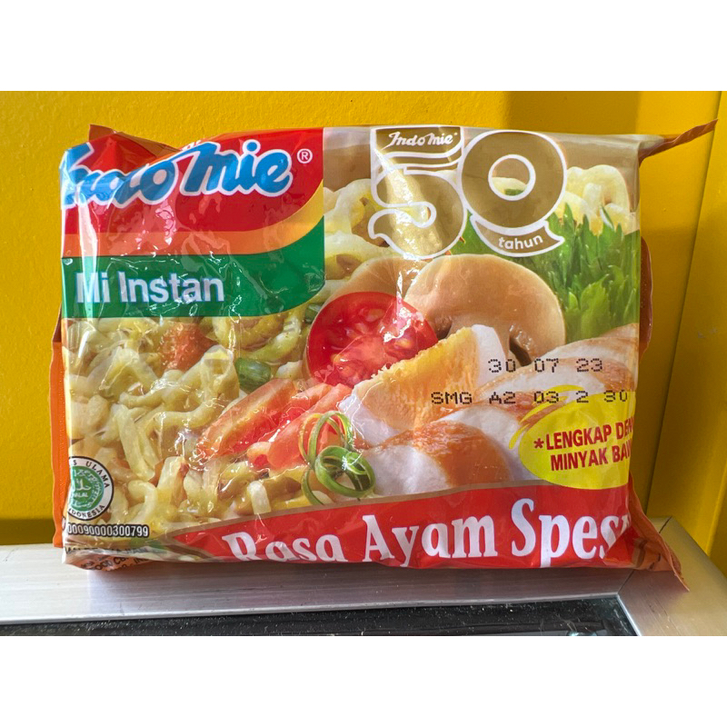 

Indomie Kuah Ayam Spesial