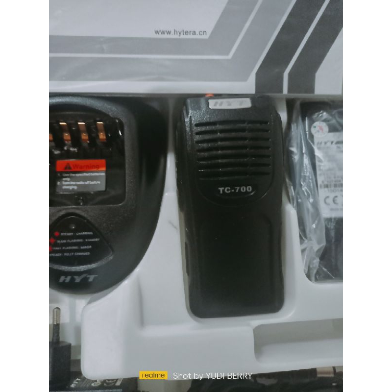 HT HYT TC700 HYTERA TC 700 UHF STOK LAMASISA PROYEK FREKUENSI UHF 350 MHZNORMALLENGKAP murah