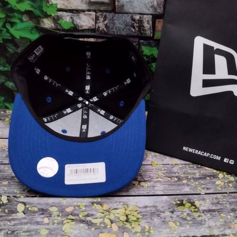 topi snapback new era LA dua warna