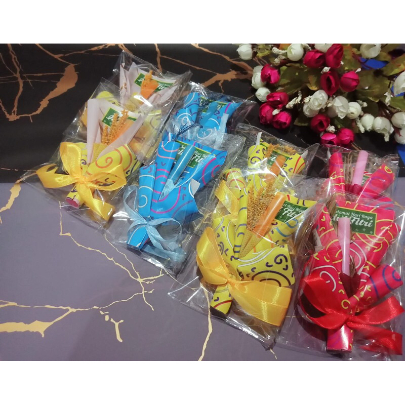 

Angpau Buket Lebaran