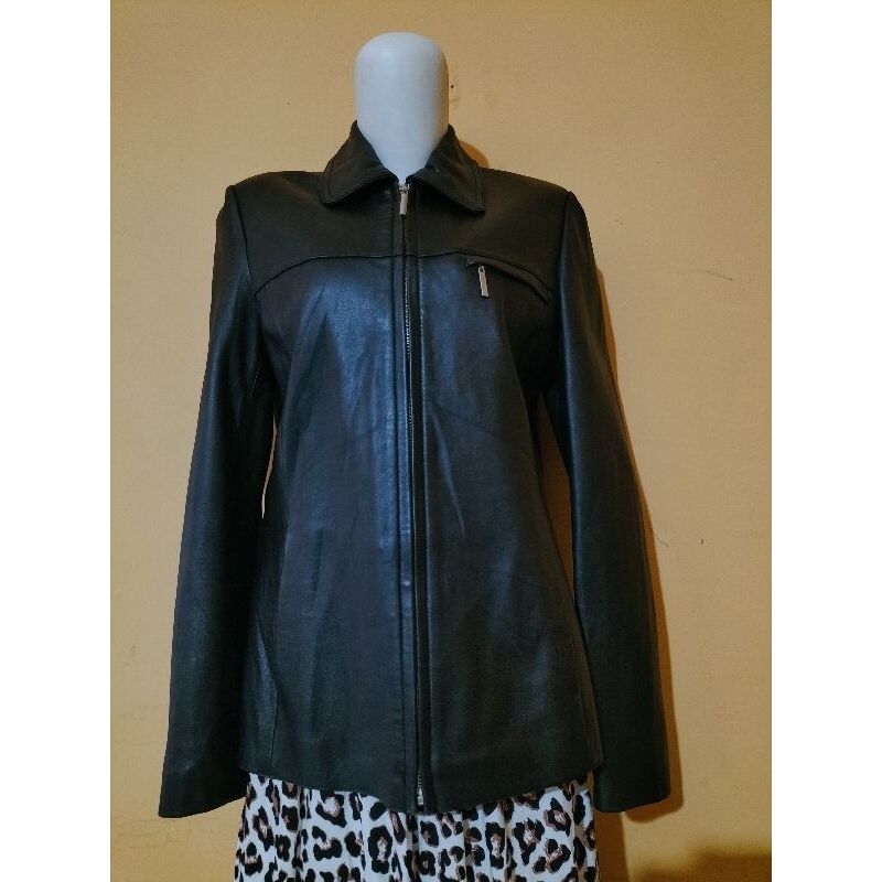 Jaket Kulit Cewek Brand Ecrase Bekas Seperti Baru