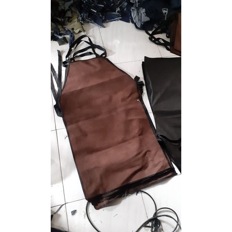 apron dada kulit coklat