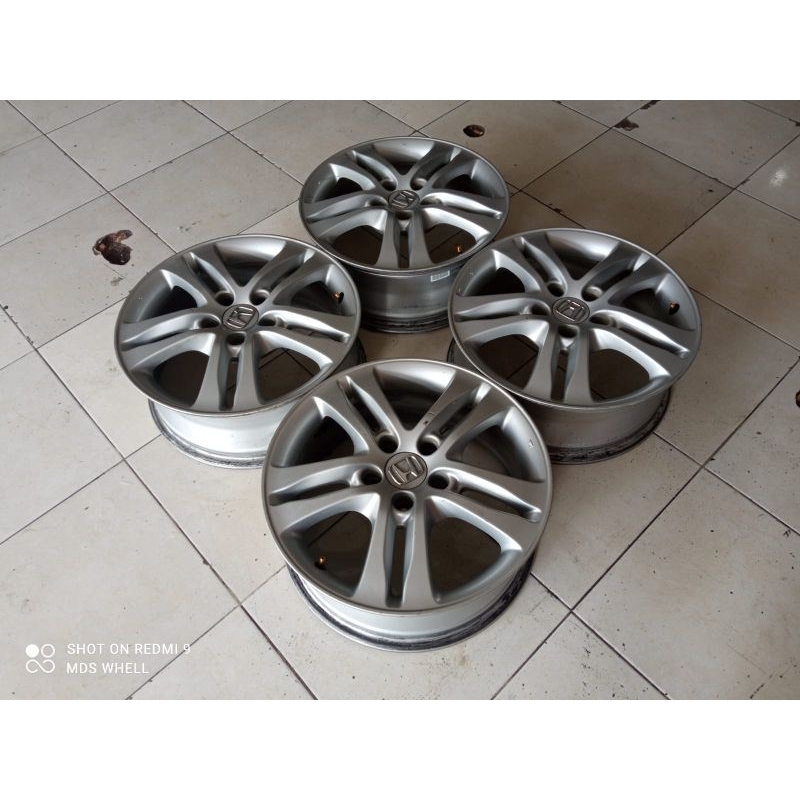 Velg Mobil Bekas Copotan CRV R17 Lubang Baut Pcd 5x114,3