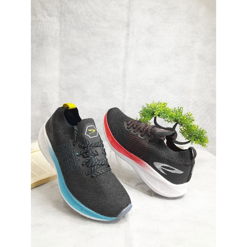 SEPATU RUNNING 910 NINETEN YUKA ACCEL RAPID