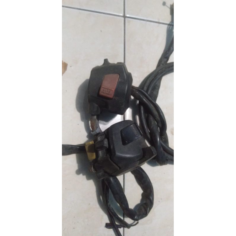 holder kanan kiri tiger