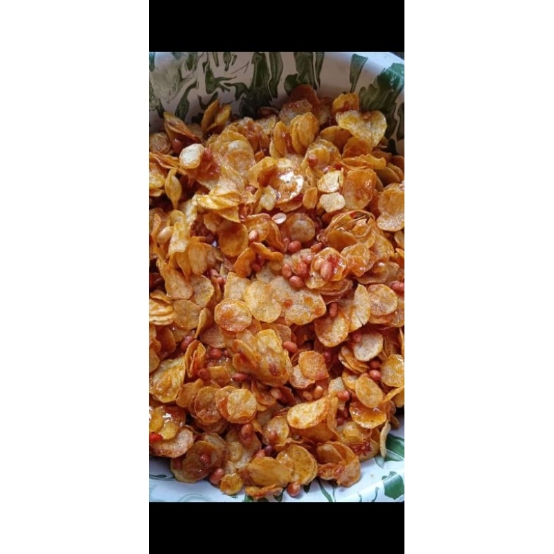 

kripik kentang / kering kentang kacang/ pedes manis 250gram