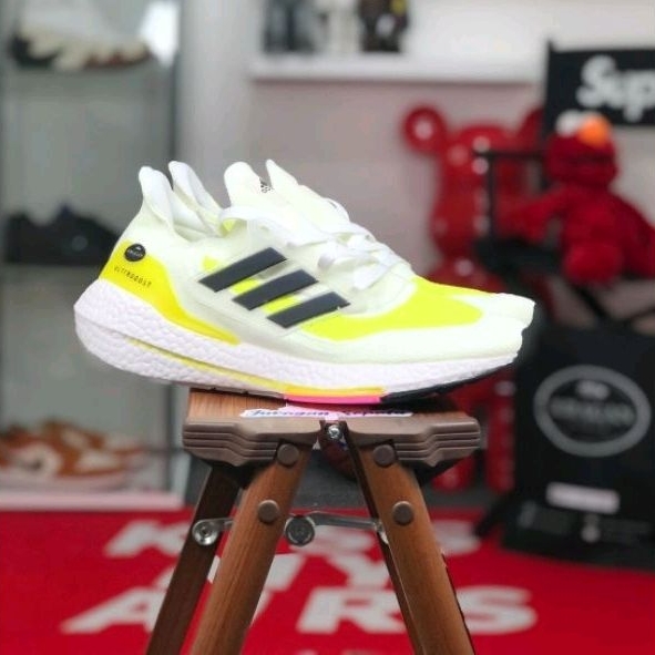 Adidas Ultra Boost 2021 &quot;White/Solar Yellow&quot;