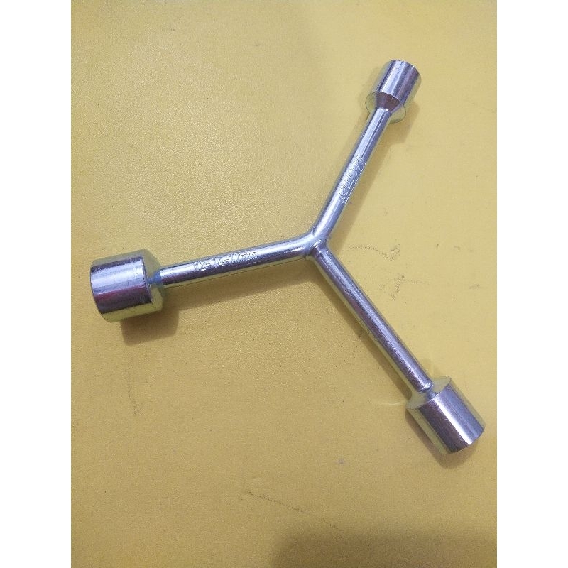 KUNCI PAS SOKET / KUNCI BAUT / SOCKET WRENCH / GAGANG PEGANGAN KUNCI SOKET