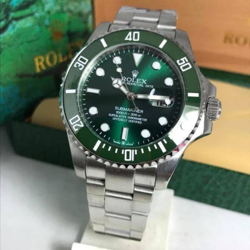 rolex submariner Hulk green