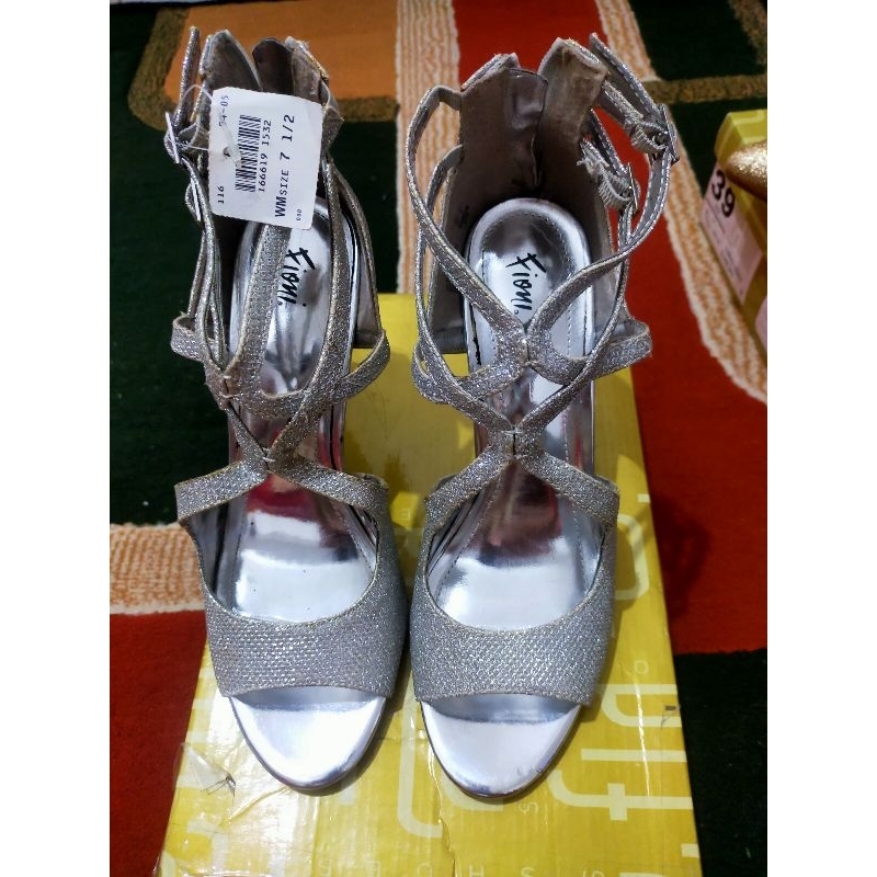 Sepatu Pesta Silver Fioni (Payless) sz. 39