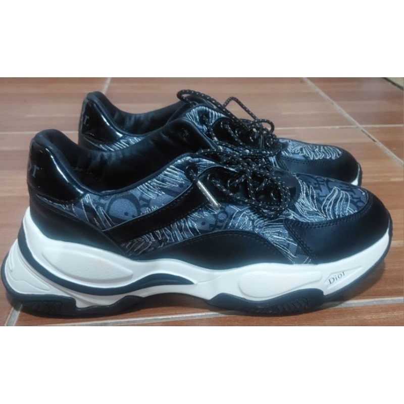 Sepatu Dior Sneaker