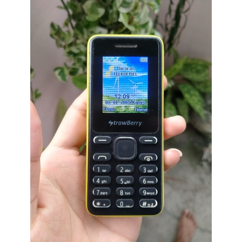 HP Strawberry ST22 Minus SIM satu jaringan keblokir, SIM dua all operator