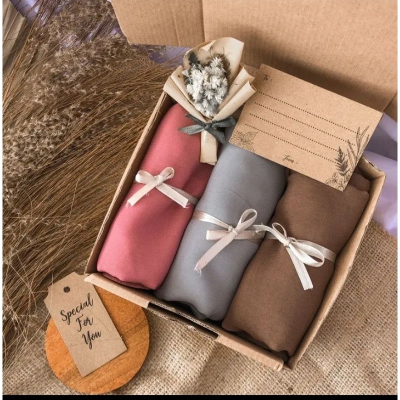 

KADO HAMPERS GIFTBOX HIJAB BELLA SQUARE MURAH KADO WISUDA HADIAH ULTAH