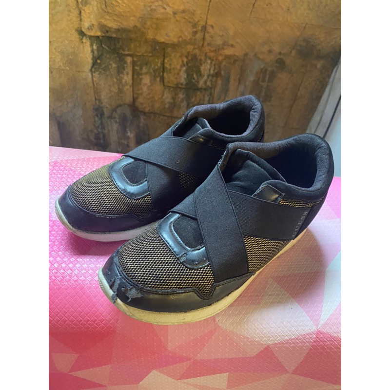 preloved sepatu guess ORIGINAL